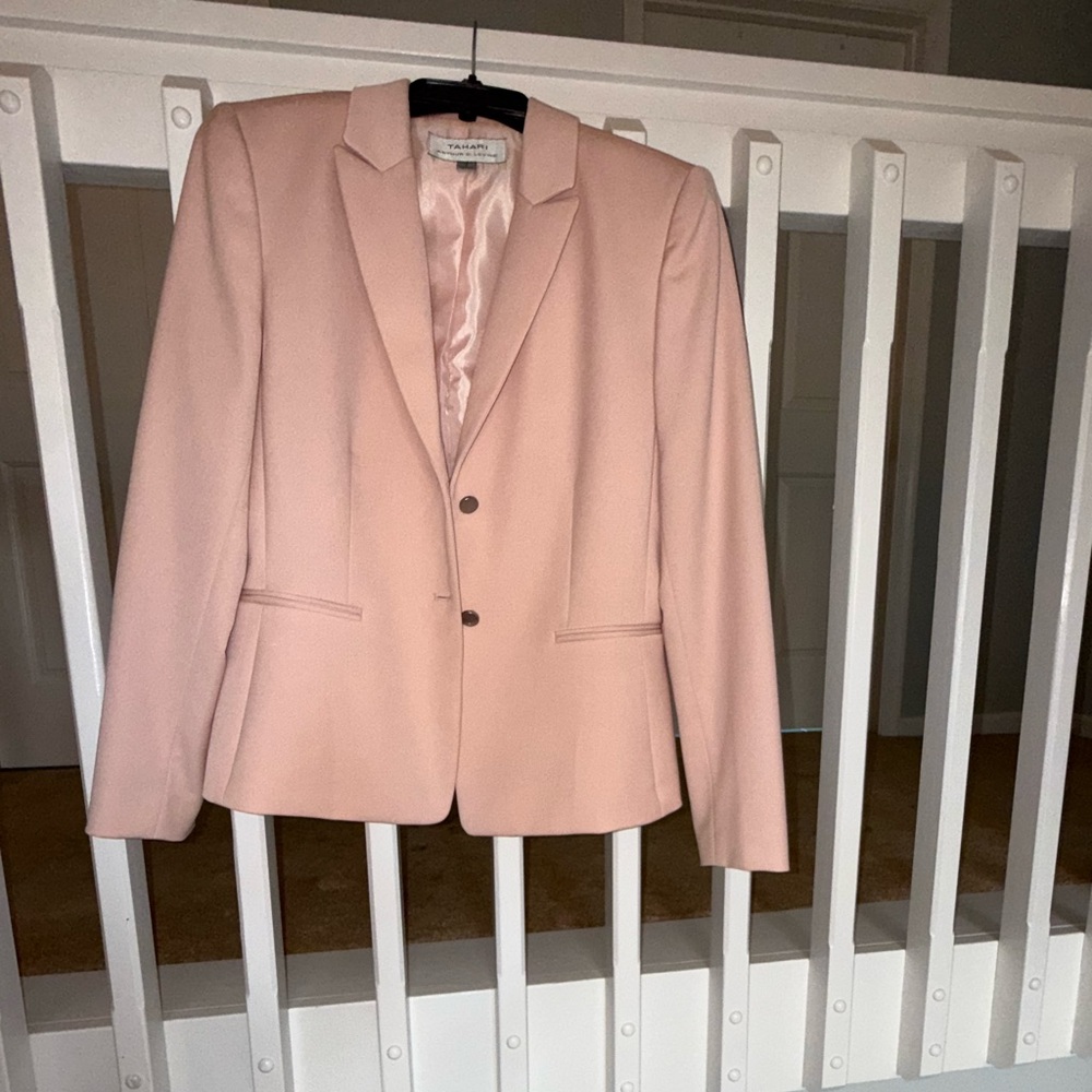 Excellent condition Tahari Pink Blazer, Sz 8